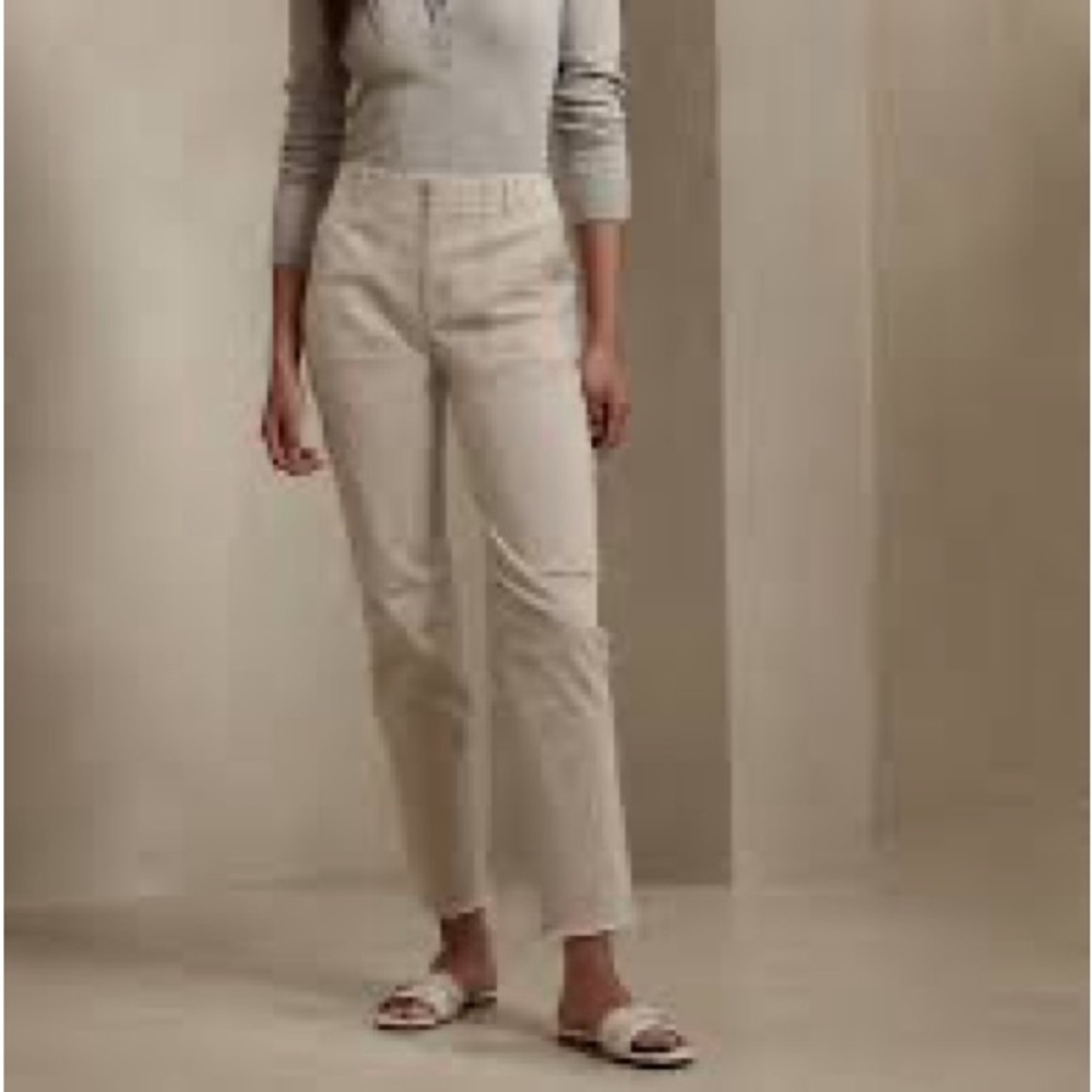 Banana Republic tan authentic chino girlfriend fit size 2 tall